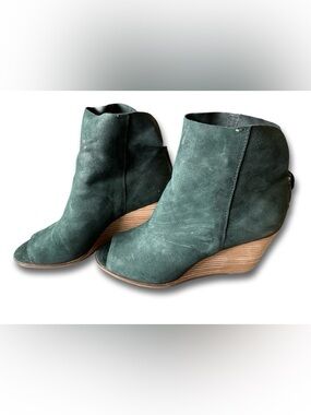 Lucky Brand NWT Suede Perforated Ankle Booties Dark Green Cyan Ranch